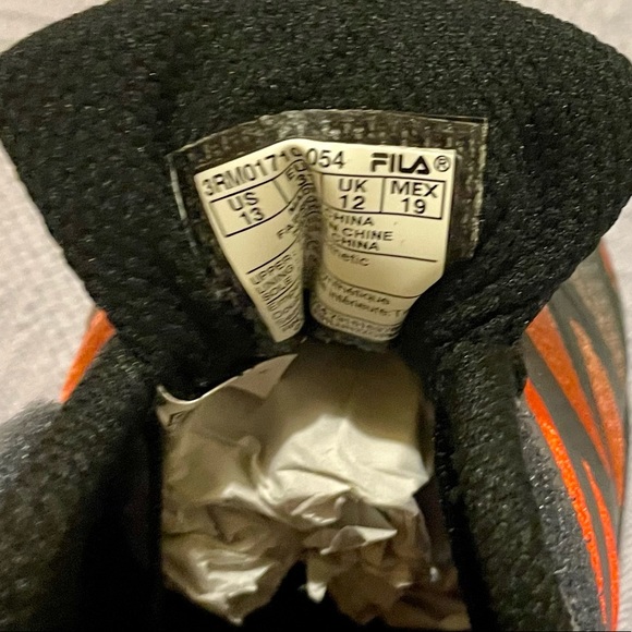 NIB BOYS FILA SNEAKERS SIZE 13 - Picture 5 of 5